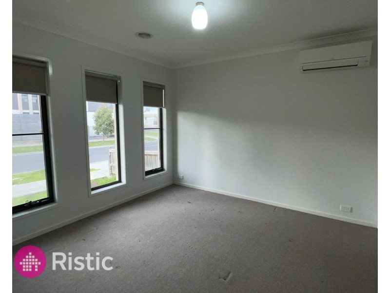 3 Aberfeldy Grove, Wollert VIC 3750