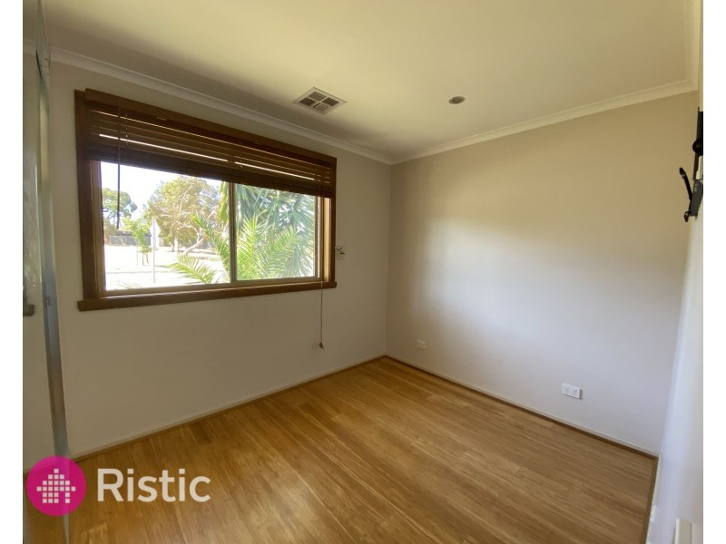 68 Pandora Avenue, Thomastown VIC 3074