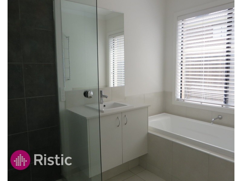 20 Basken Drive, South Morang VIC 3752