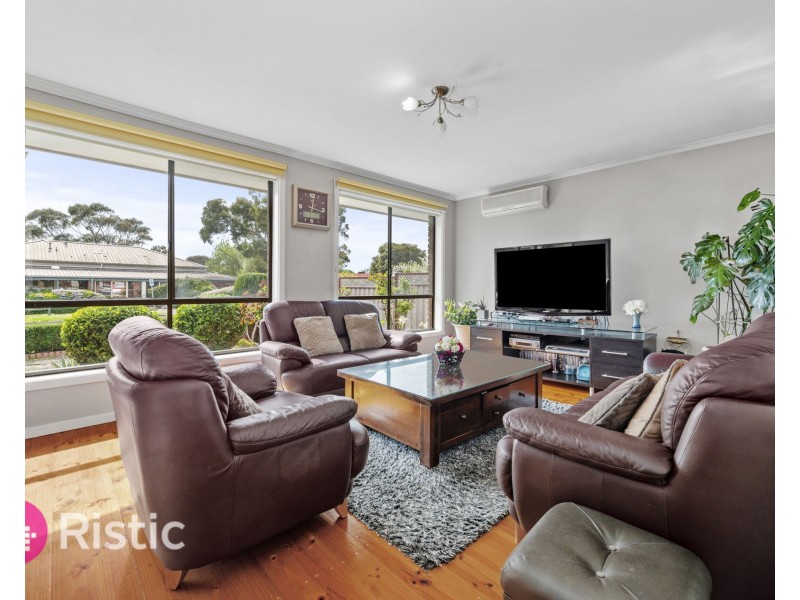 79 Centenary Drive, Mill Park VIC 3082