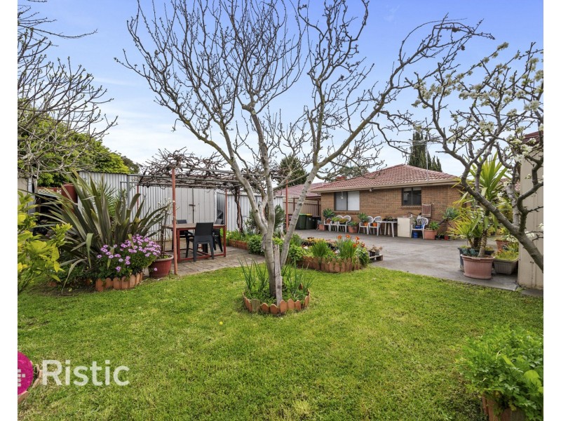 79 Centenary Drive, Mill Park VIC 3082