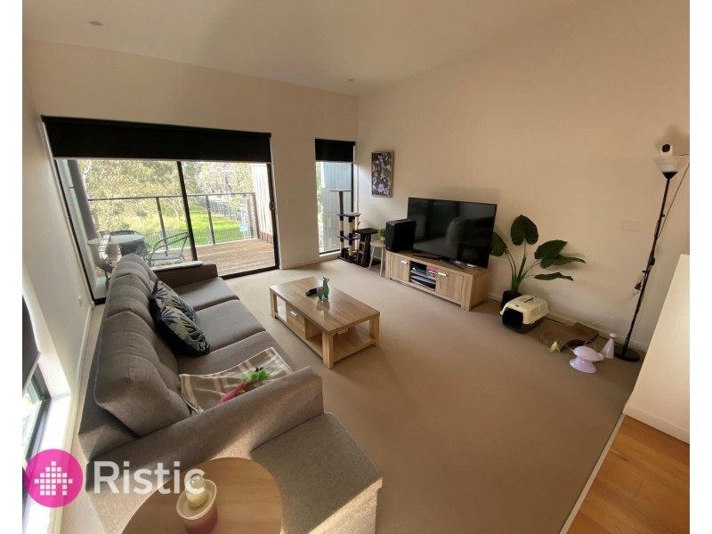 21 Gorman Drive, Mill Park VIC 3082