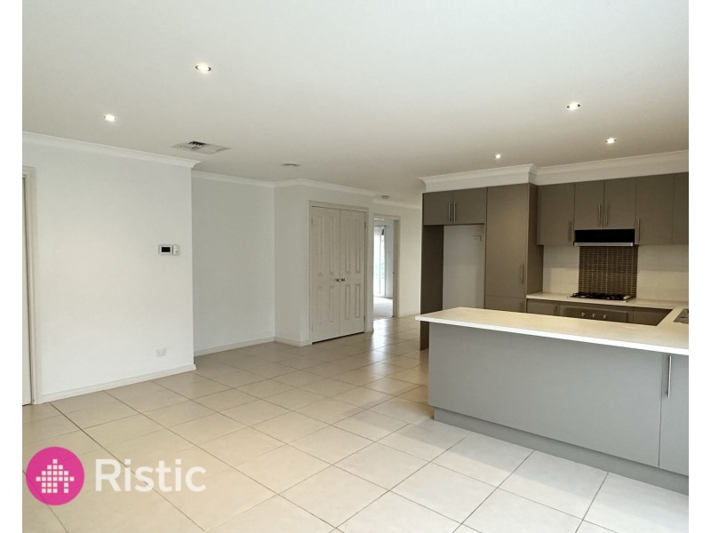 6 Madden Drive, South Morang VIC 3752