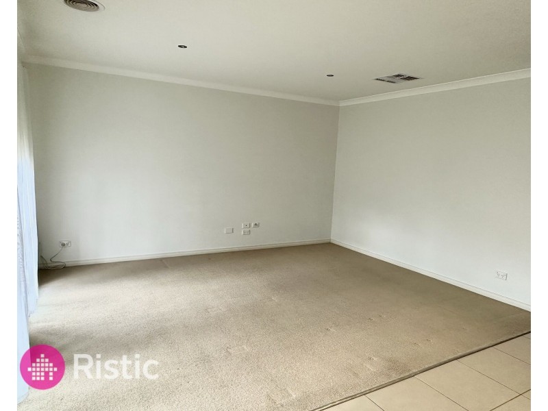 6 Madden Drive, South Morang VIC 3752