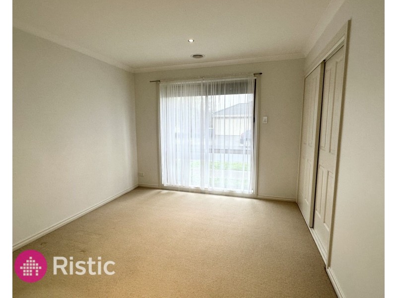 6 Madden Drive, South Morang VIC 3752