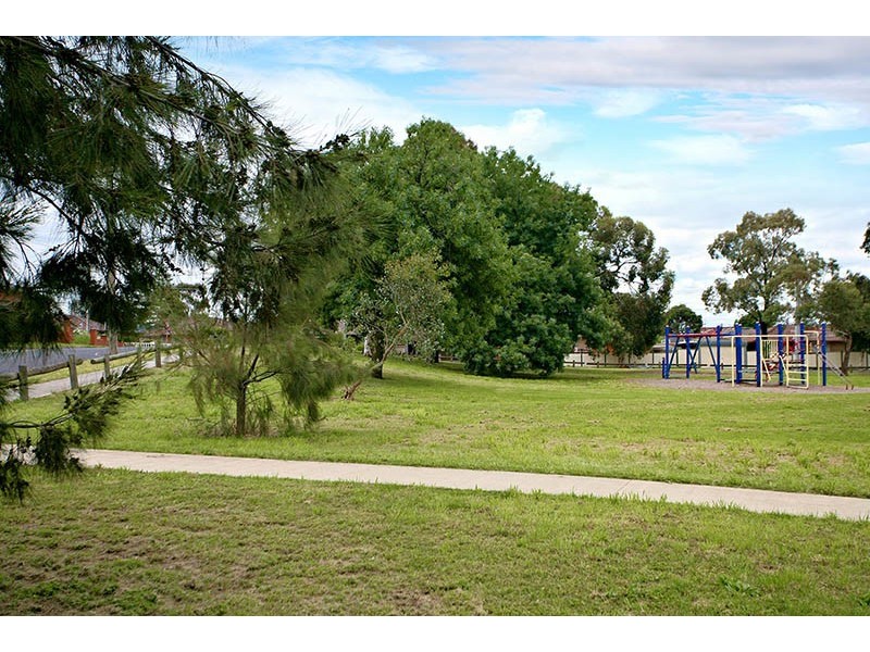 2 Moira Avenue, Reservoir VIC 3073
