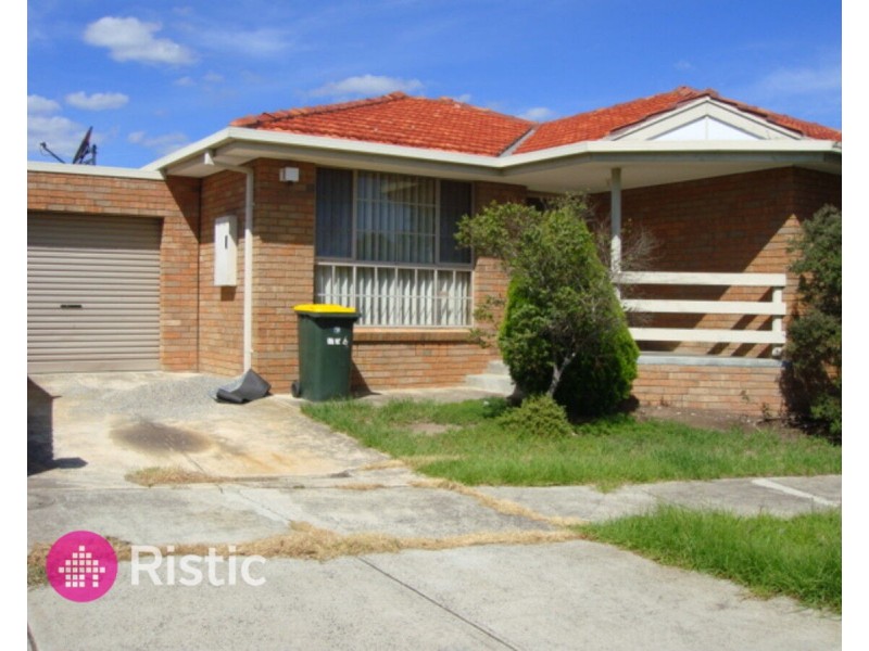 8 Avonmore Close, Mill Park VIC 3082