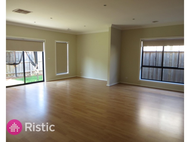 29 Nighthawk Boulevard, South Morang VIC 3752