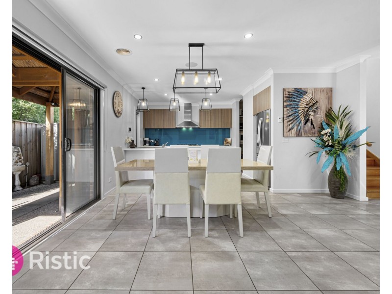 18 Abloom View, Mickleham VIC 3064