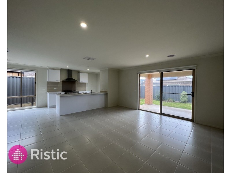 9 Vanin Street, Wollert VIC 3750