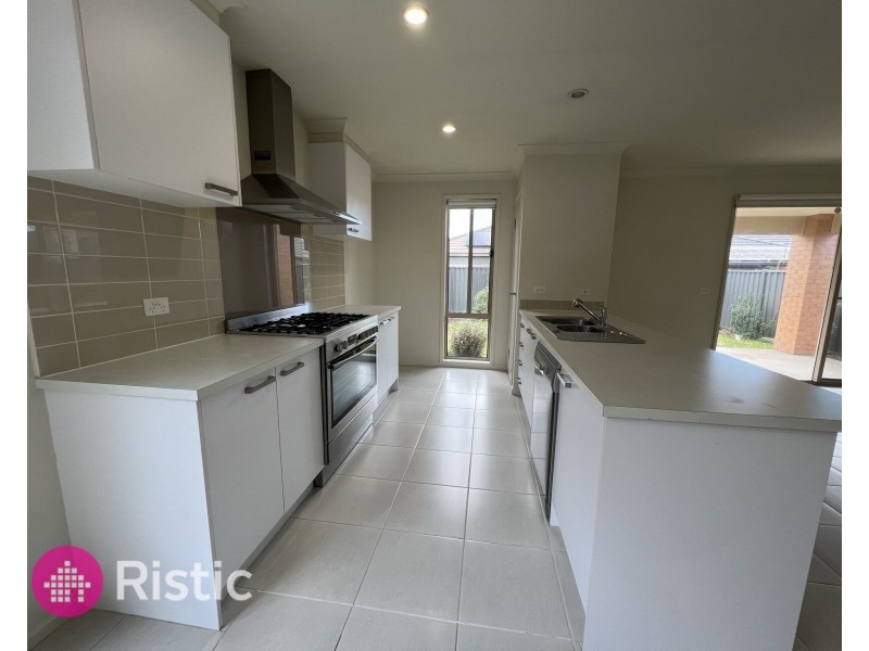 9 Vanin Street, Wollert VIC 3750