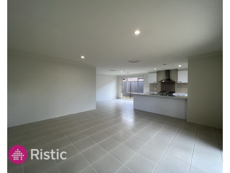9 Vanin Street, Wollert VIC 3750
