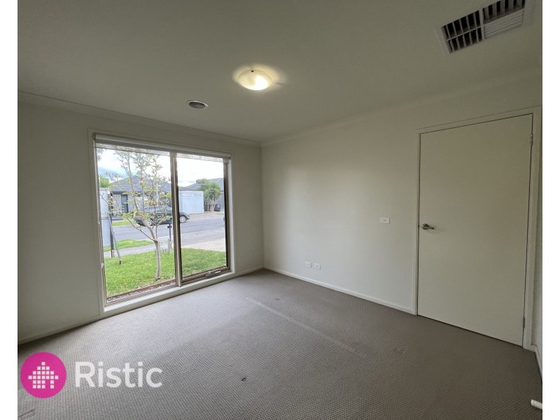 9 Vanin Street, Wollert VIC 3750