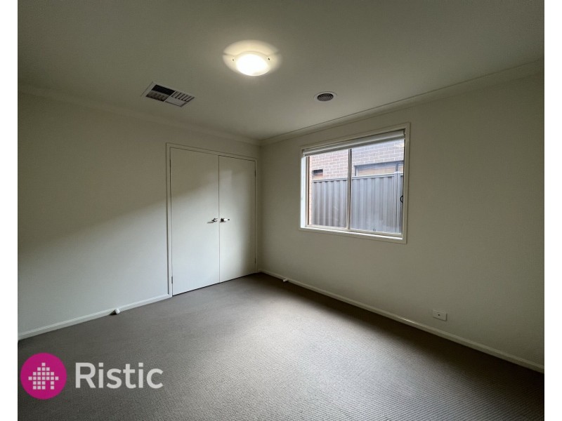 9 Vanin Street, Wollert VIC 3750