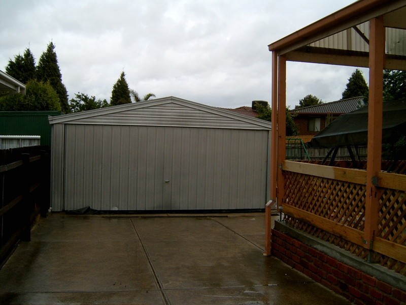 3 Senior Close, Mill Park VIC 3082