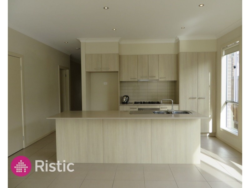 104 Gordons Road, South Morang VIC 3752