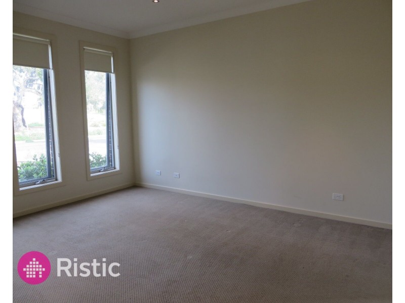 104 Gordons Road, South Morang VIC 3752