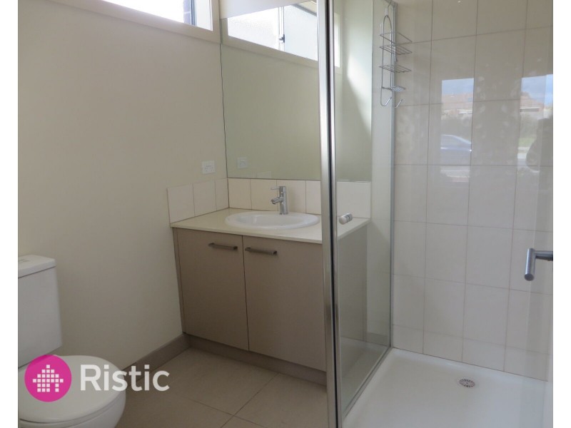 104 Gordons Road, South Morang VIC 3752