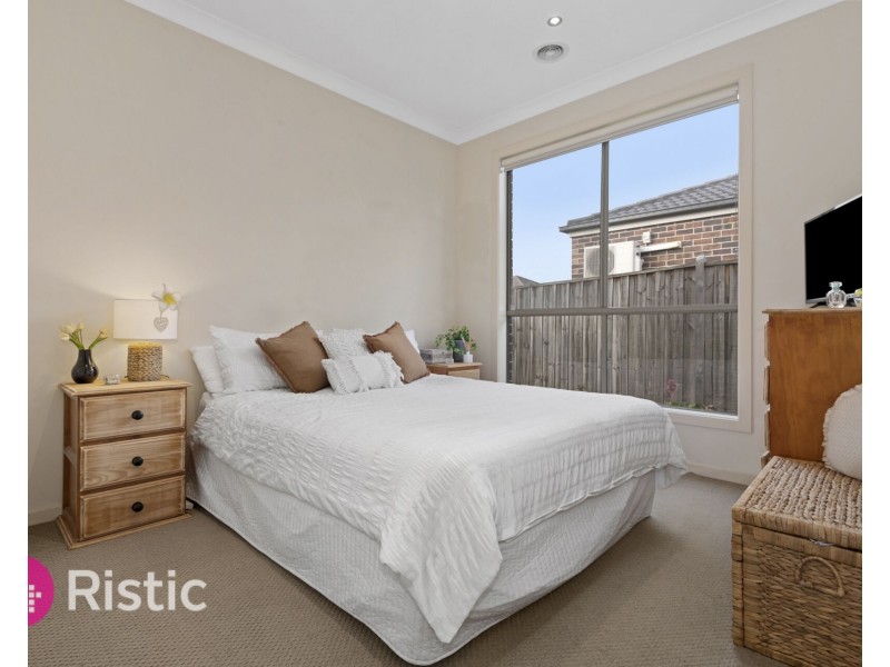 104 Gordons Road, South Morang VIC 3752