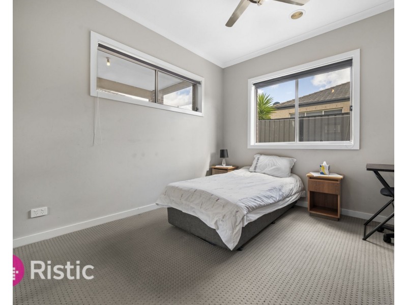 15 Viewside Crescent, Craigieburn VIC 3064