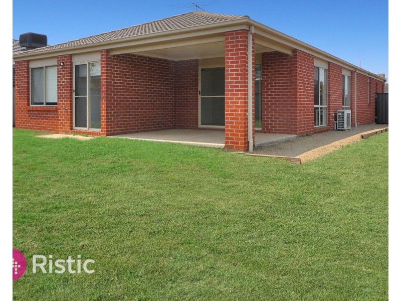 11 Pearce Circuit, Point Cook VIC 3030