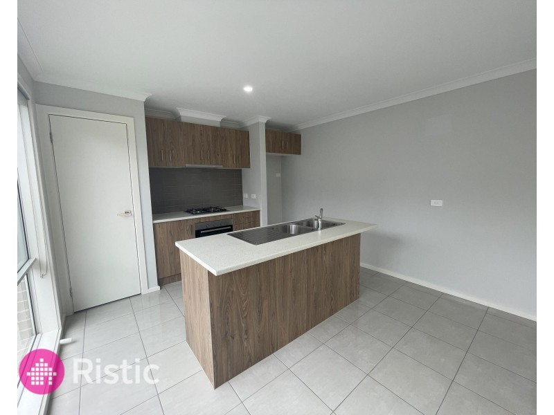 6 Kezza Way, Doreen VIC 3754