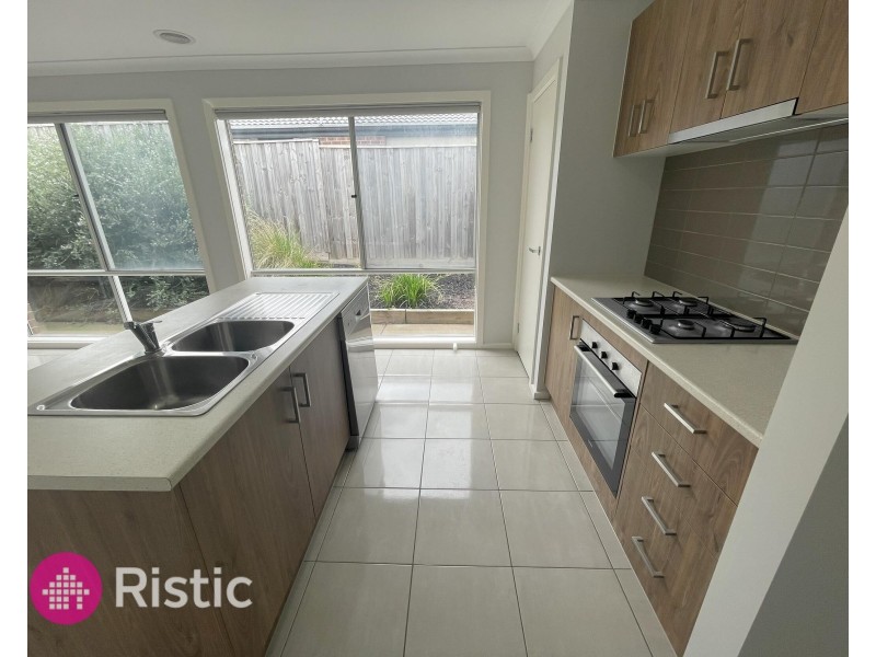 6 Kezza Way, Doreen VIC 3754