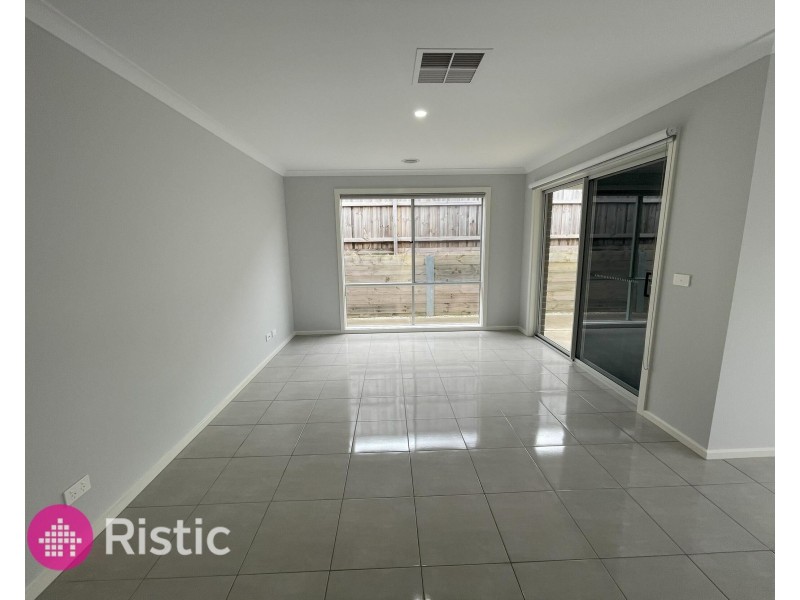 6 Kezza Way, Doreen VIC 3754