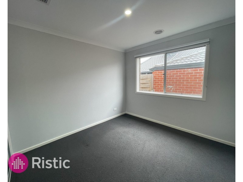 6 Kezza Way, Doreen VIC 3754