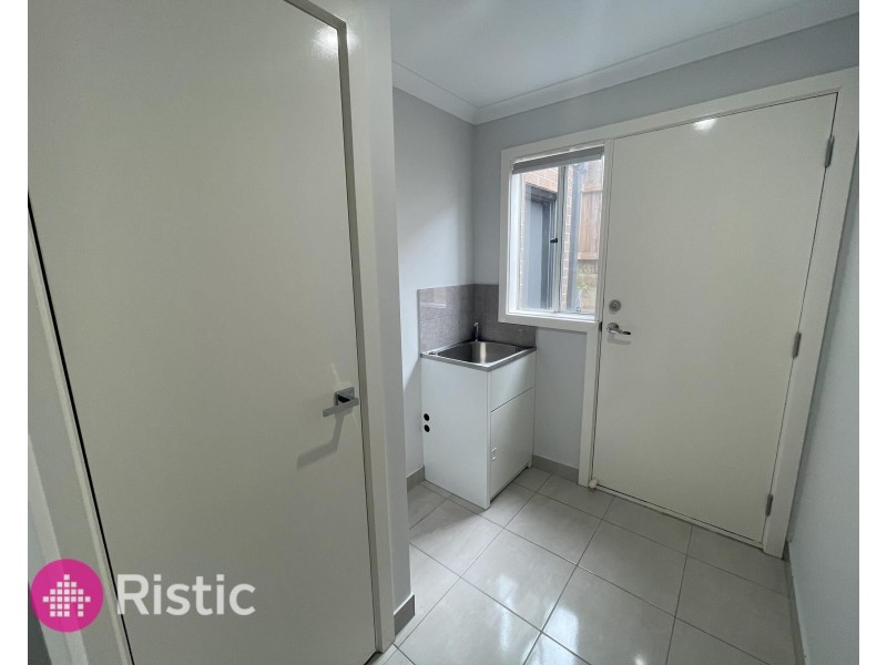 6 Kezza Way, Doreen VIC 3754