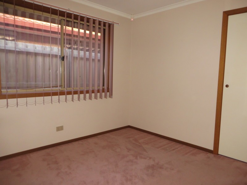 27 Kingston Town Crescent, Mill Park VIC 3082