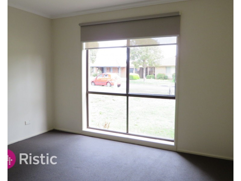 13 Redwood Court, Mill Park VIC 3082