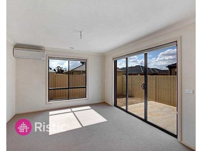 27 Pauline Way, Kilmore VIC 3764