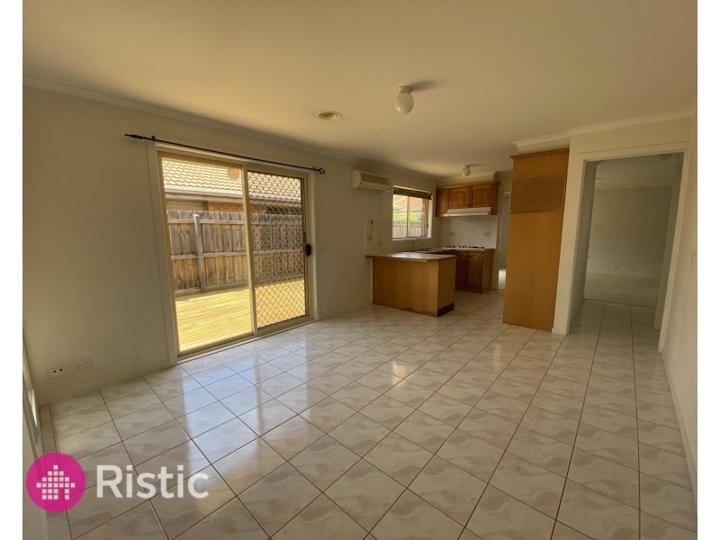 2 Bradley Drive, Mill Park VIC 3082
