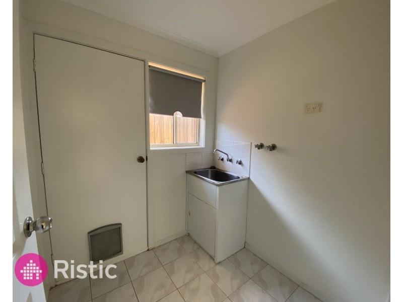 2 Bradley Drive, Mill Park VIC 3082