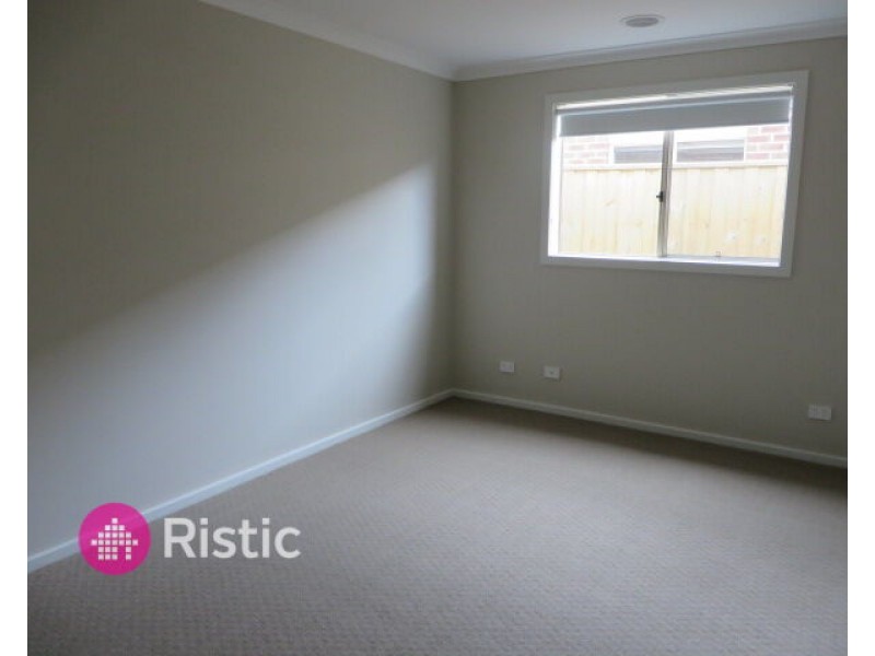 42 Sissinghurst Parade, Mernda VIC 3754