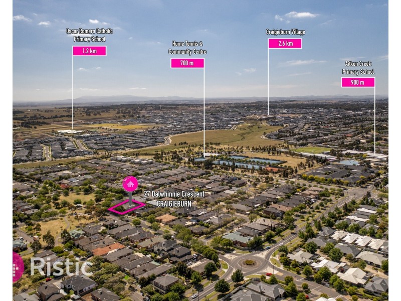 27 Dalwhinnie Crescent, Craigieburn VIC 3064