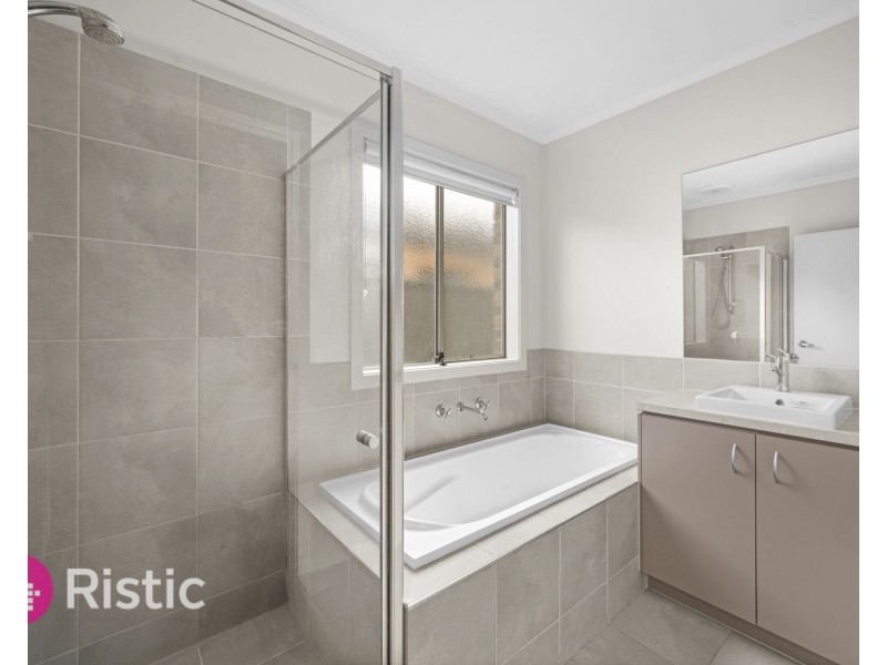 10 Atkinson Close, Point Cook VIC 3030