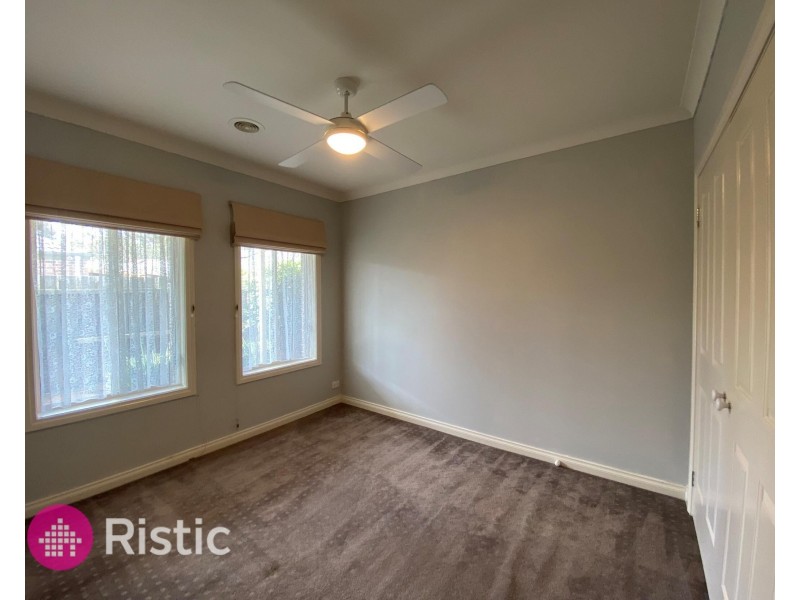 29 Carinya Crescent, South Morang VIC 3752