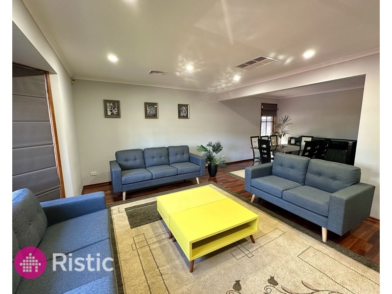 5 Fishburn Court, Mill Park VIC 3082
