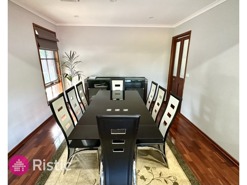 5 Fishburn Court, Mill Park VIC 3082