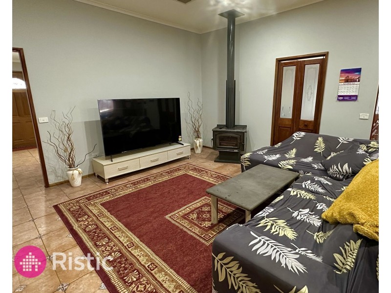 5 Fishburn Court, Mill Park VIC 3082
