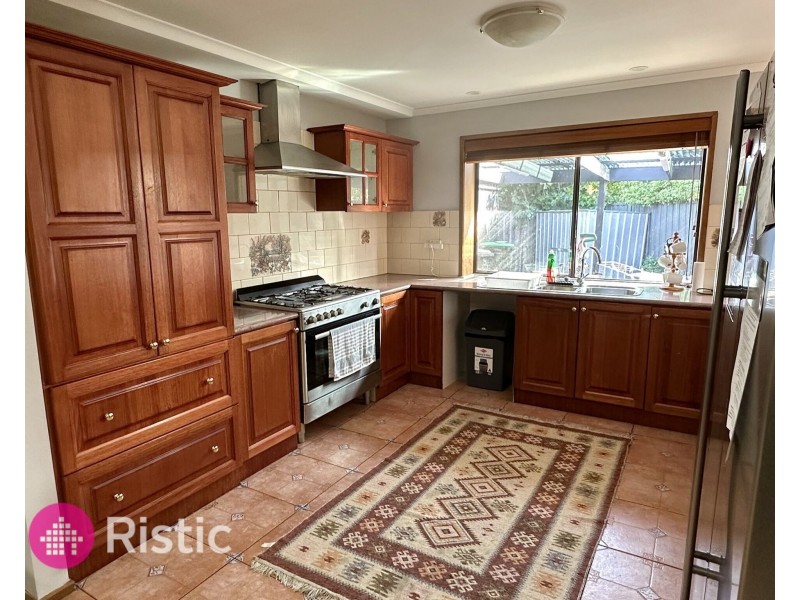 5 Fishburn Court, Mill Park VIC 3082