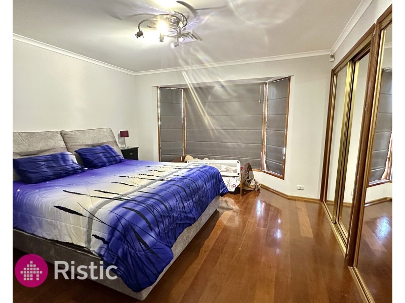5 Fishburn Court, Mill Park VIC 3082