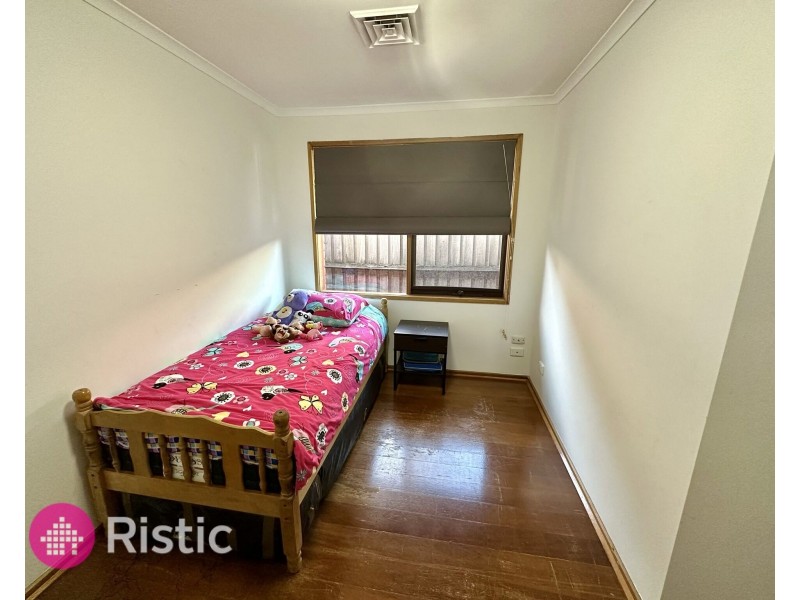 5 Fishburn Court, Mill Park VIC 3082