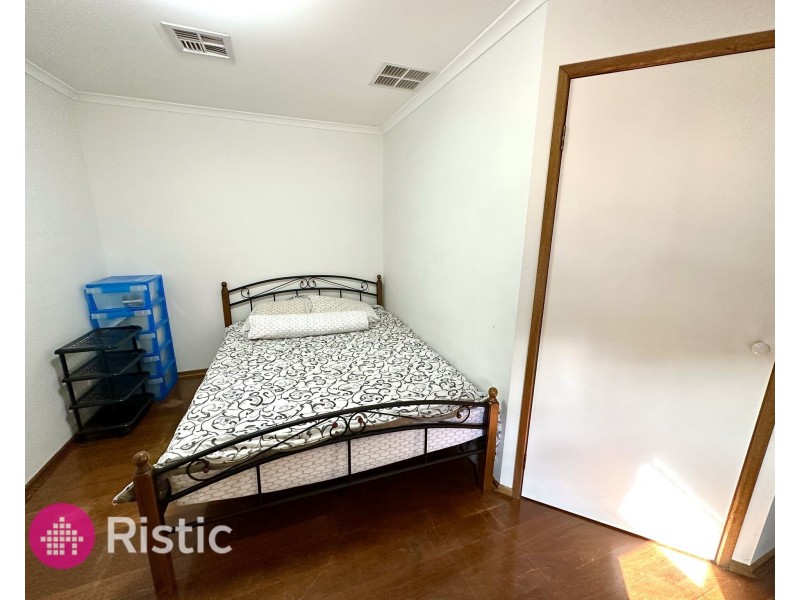 5 Fishburn Court, Mill Park VIC 3082
