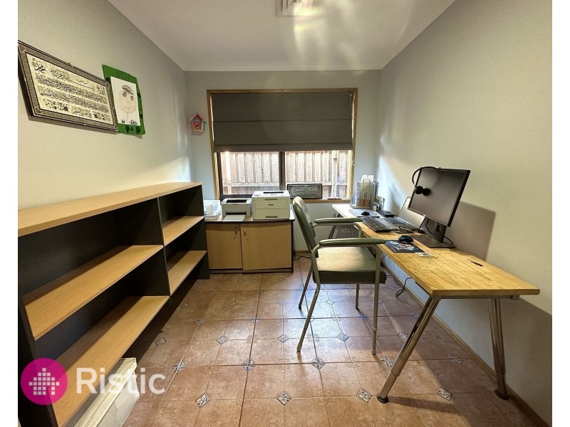 5 Fishburn Court, Mill Park VIC 3082