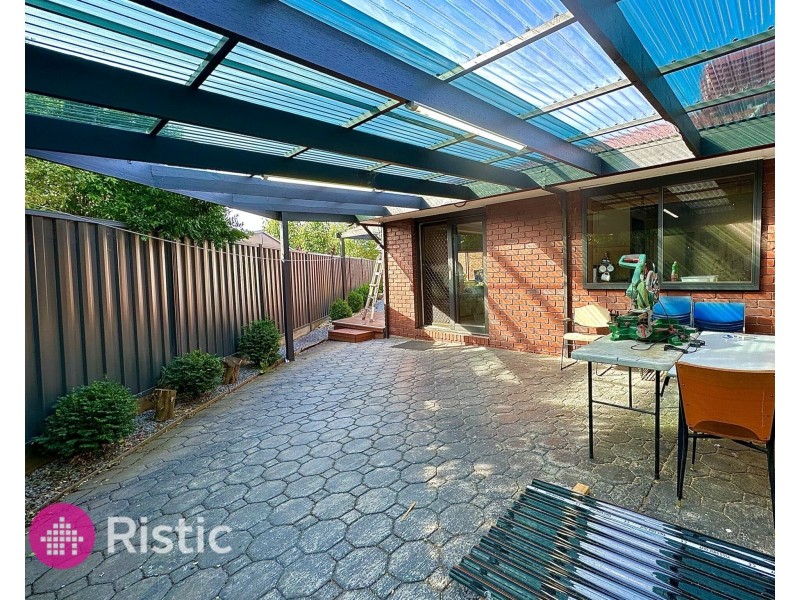 5 Fishburn Court, Mill Park VIC 3082