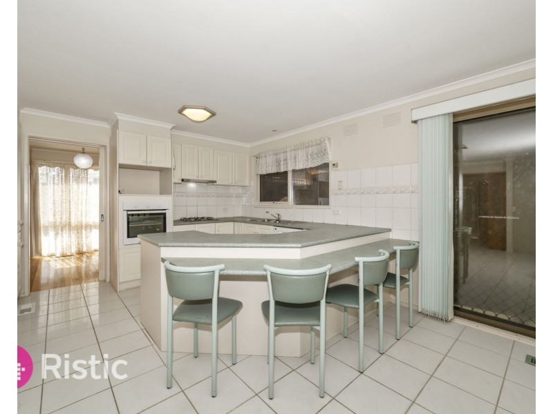 37 Hurlstone Crescent, Mill Park VIC 3082