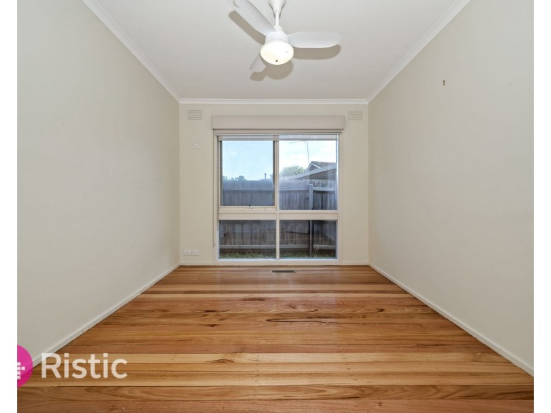 37 Hurlstone Crescent, Mill Park VIC 3082